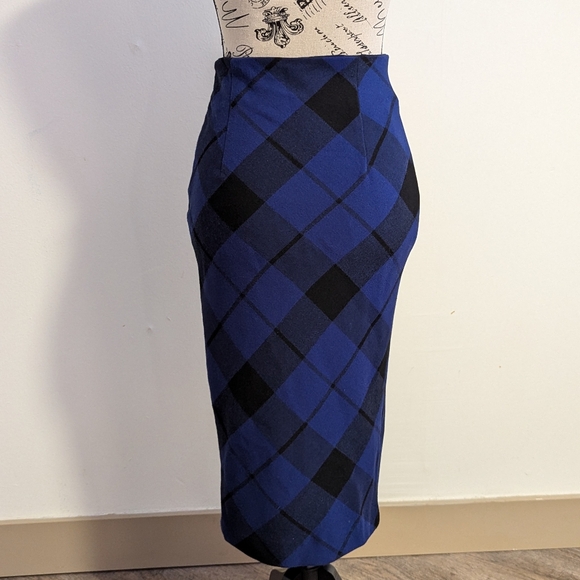 Le Château| Black and Blue Checkered Pencil Skirt - Picture 2 of 6